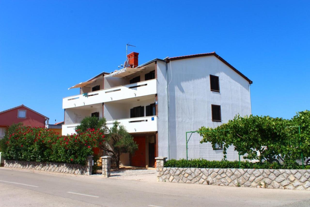 Apartment Arna คิร์ก ภายนอก รูปภาพ